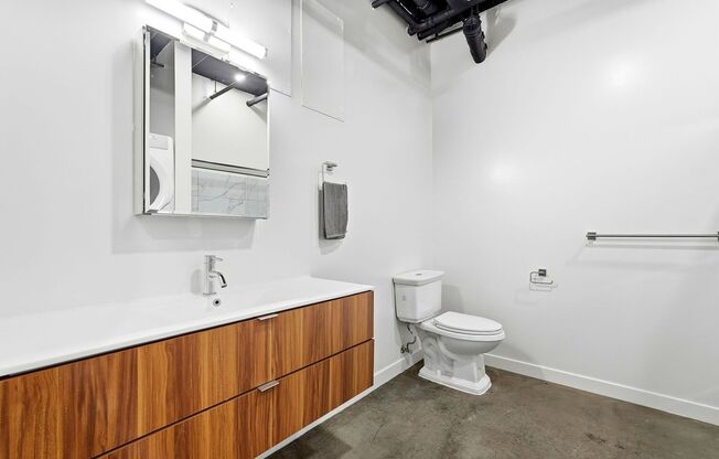 2 beds, 2 baths, 853 sqft, $2,995, Unit 203