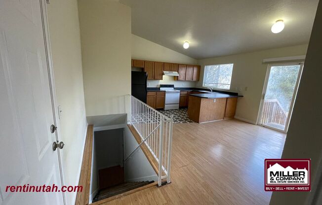 3 beds, 2.5 baths, $2,290