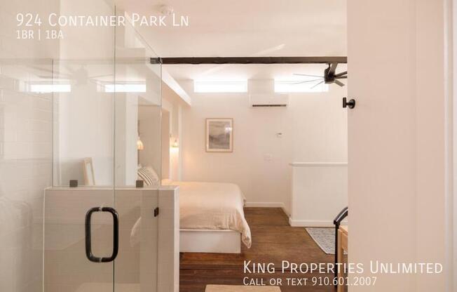 924 CONTAINER PARK LN