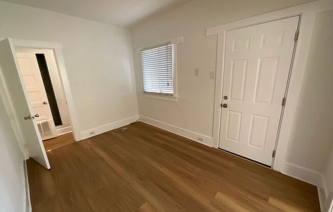 545 N OAKLAND AVE