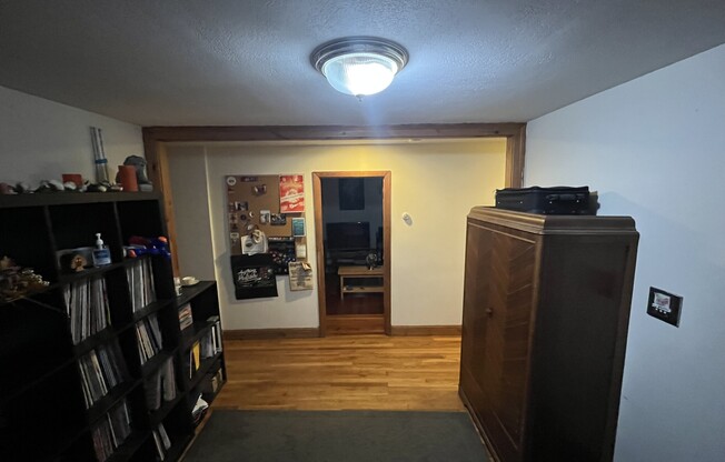 3 beds, 1 bath, $2,700, Unit 2