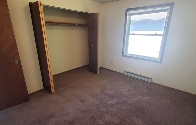 2 beds, 1 bath, 750 sqft, $695