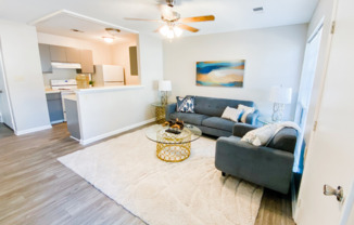 1 bed, 1 bath, 815 sqft, $1,000, Unit 1050