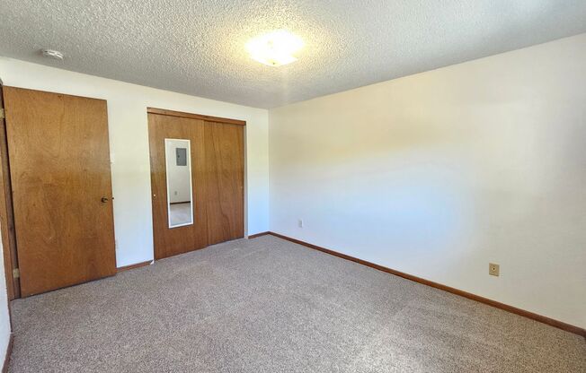 2 beds, 1 bath, $1,095, Unit 2237