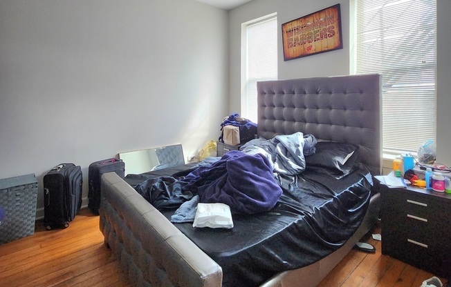 1112 W 18 ST