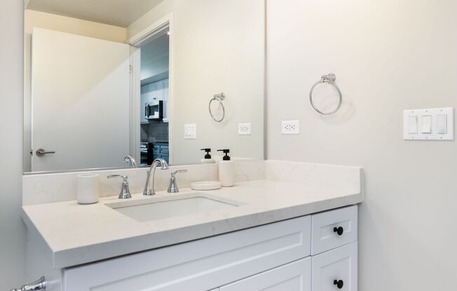 1 bed, 1 bath, 761 sqft, $2,850, Unit 204