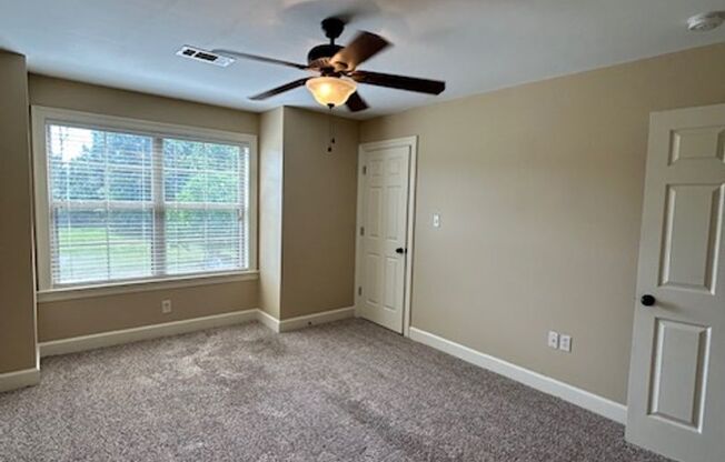 3 beds, 2 baths, 1,300 sqft, $1,125, Unit O-202