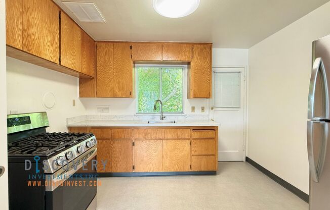 38th Ave. 2656