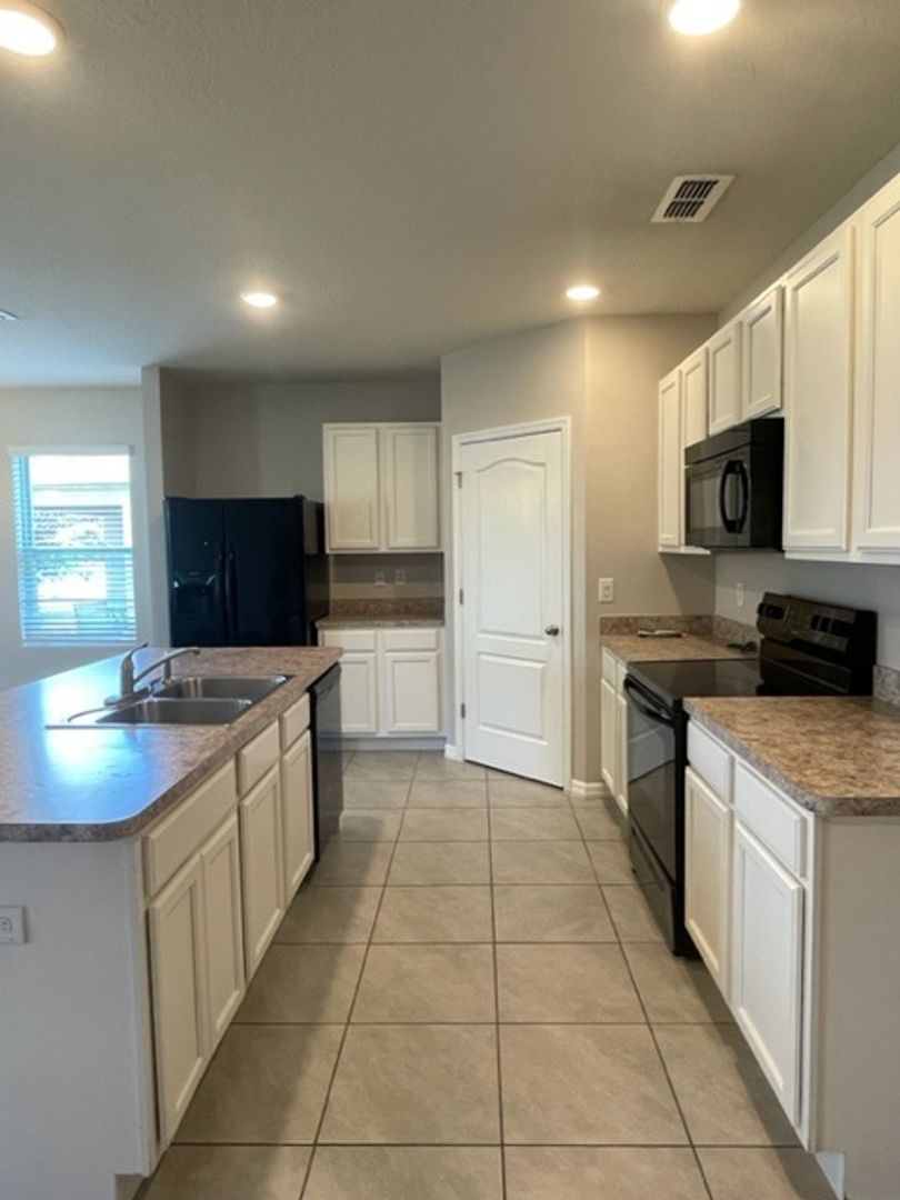 Winter Haven 4 Bed 2 Bath Home for Rent