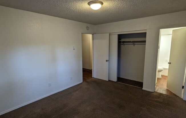 2 beds, 2 baths, 900 sqft, $1,525, Unit #24