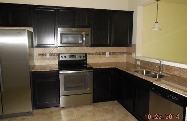 3 beds, 2.5 baths, $1,950