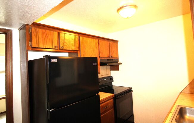2 beds, 1 bath, 850 sqft, $850, Unit 11B