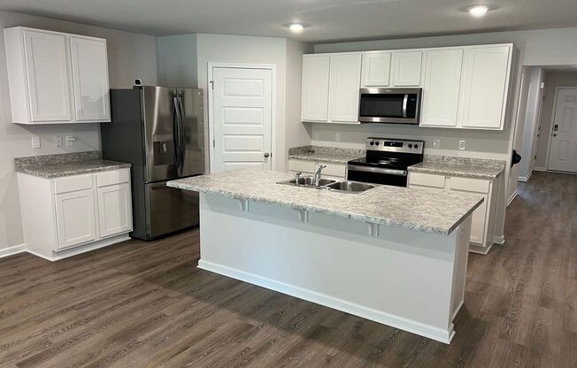 Must see 4 bed/2bath Pace Home