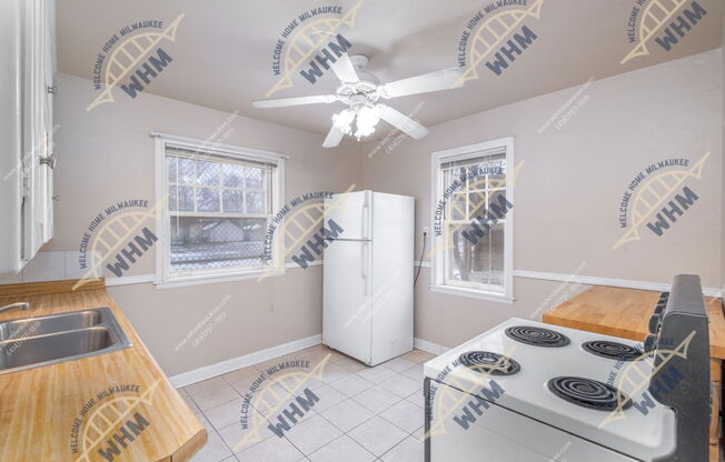 3258 S KINNICKINNIC AVE