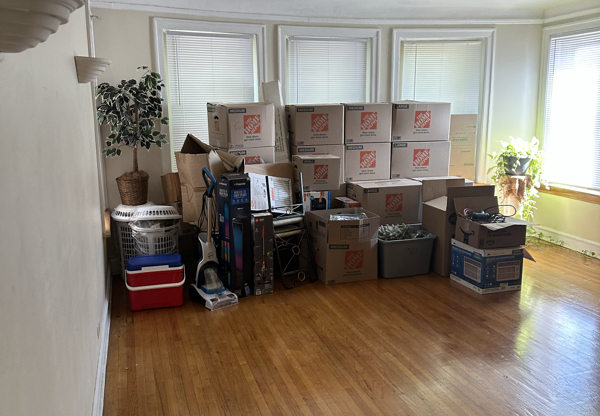 8328 S INGLESIDE AVE