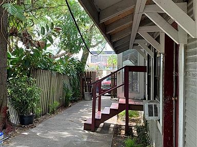 8115 N 9 ST