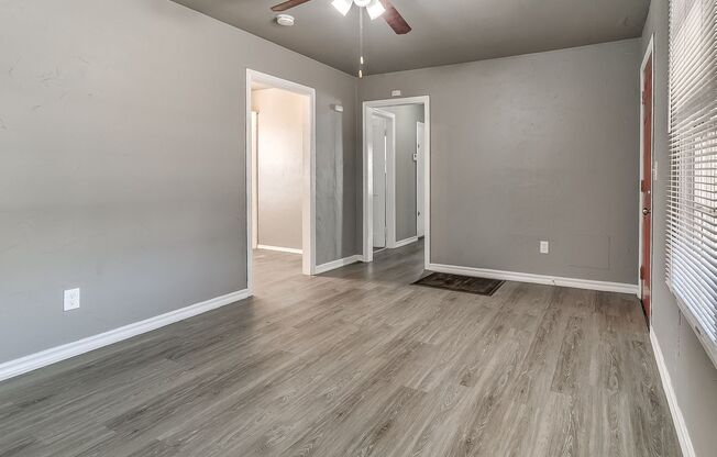 2 beds, 1 bath, $1,075