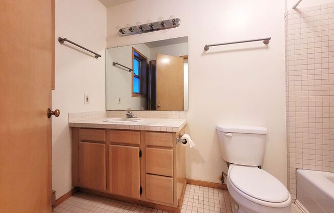 2 beds, 1 bath, $1,795, Unit # 203