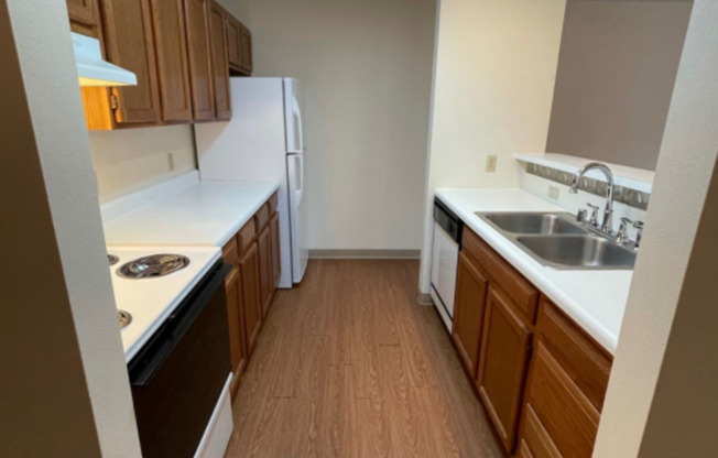 2 beds, 1 bath, 1,000 sqft, $975, Unit TE218X-218