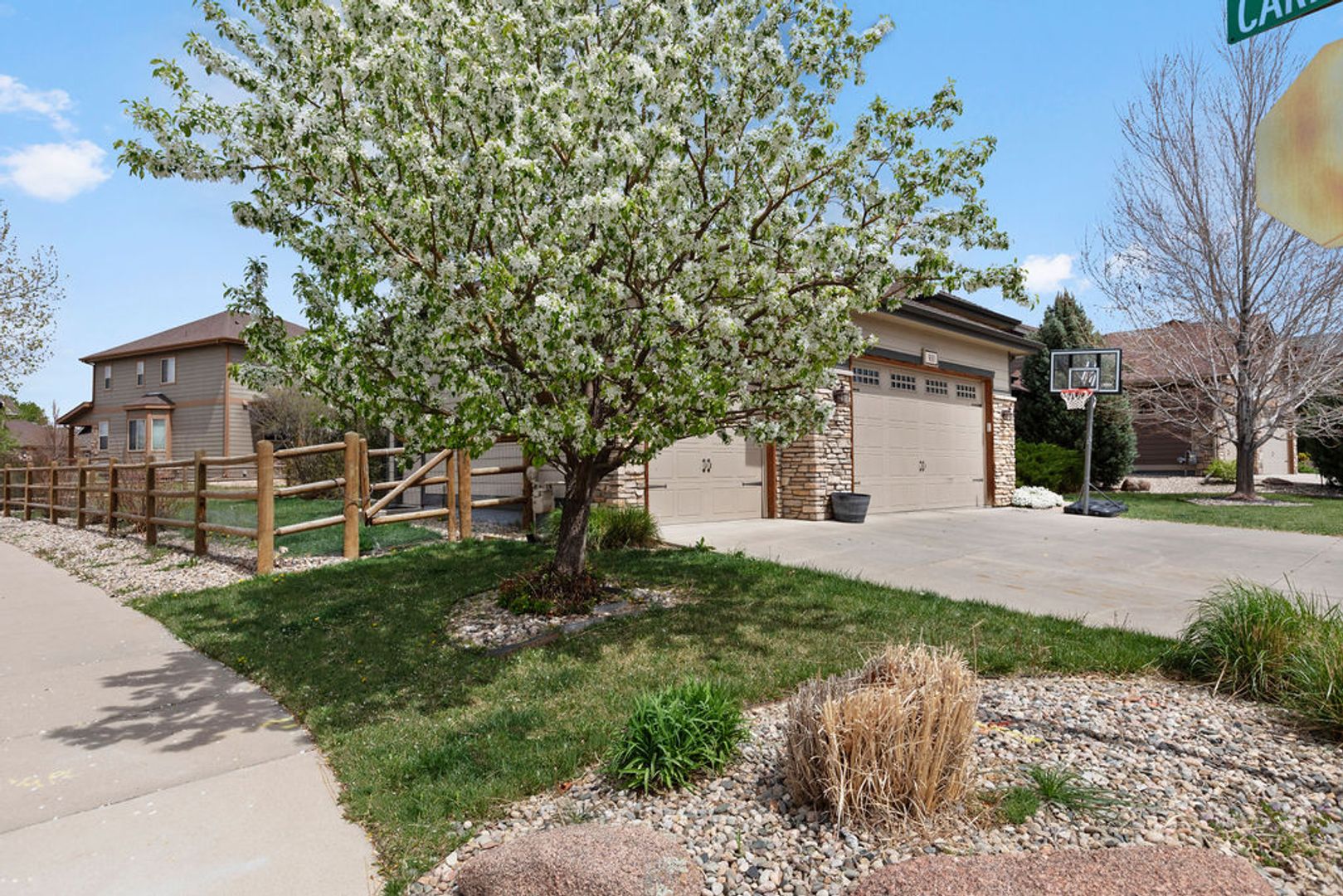Desirable Ranch home in Clydesdale Park