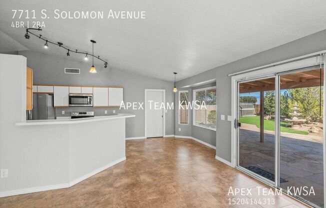 7711 S SOLOMON AVE