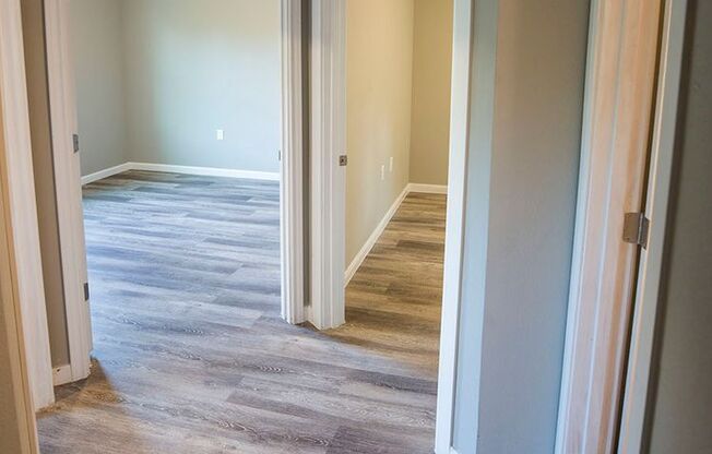 3 beds, 2 baths, $1,650, Unit 3/2