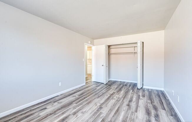 2 beds, 1 bath, 900 sqft, $1,099, Unit 433-304