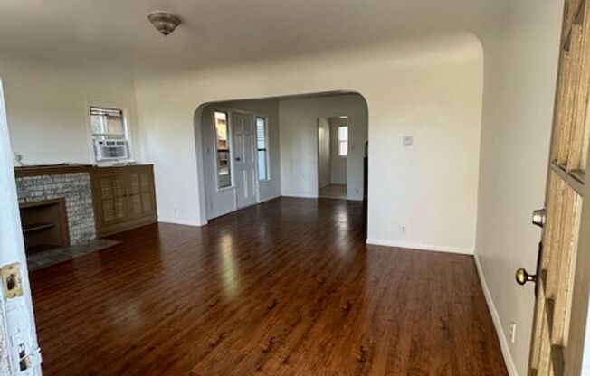 2 beds, 1 bath, $2,995