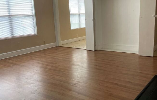 Studio, 1 bath, 750 sqft, $925, Unit 9