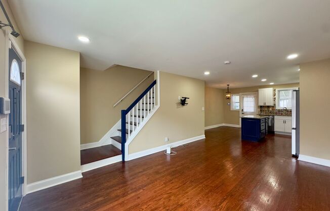Charming 3 Bedroom/2 Bathroom Apartment in Greektown, MD!