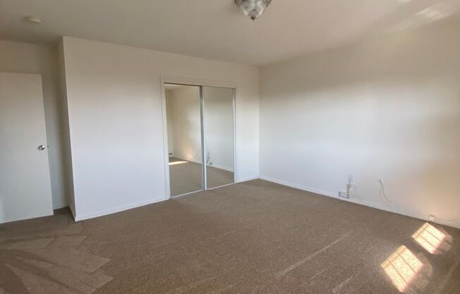 2 beds, 1 bath, 810 sqft, $1,595, Unit 00 - J- 8
