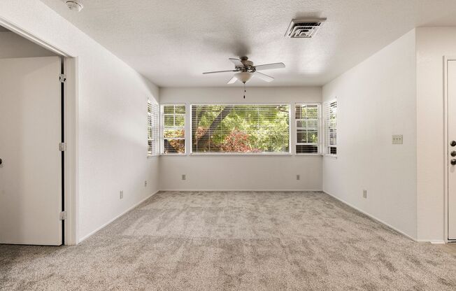 2 beds, 2 baths, 867 sqft, $1,695, Unit 142