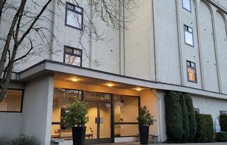 2 Bed 1.5 Bath Condo Downtown Bellevue