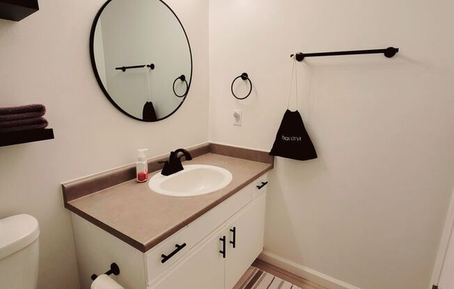 2 beds, 2 baths, 915 sqft, $2,575, Unit 4346-15