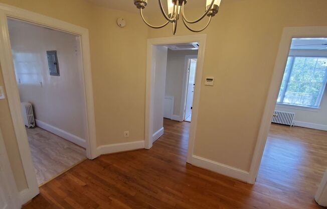 2 beds, 1 bath, 900 sqft, $2,700, Unit Alexandria Apartment Associates LLC-ALAPTS-MV012
