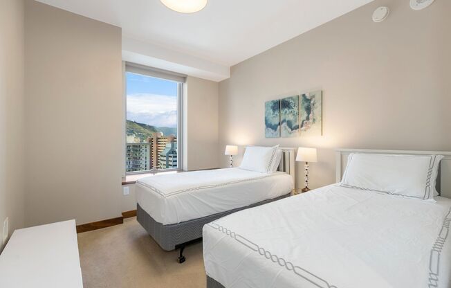 3 beds, 3 baths, $14,000, Unit # 1300