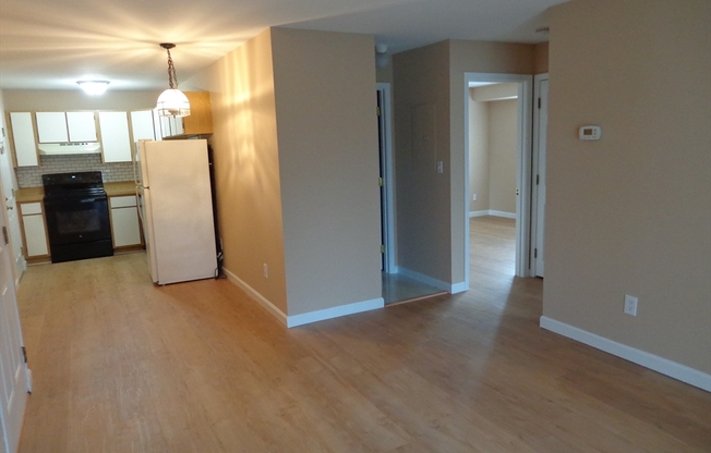 2 beds, 1 bath, 706 sqft, $2,000, Unit 50