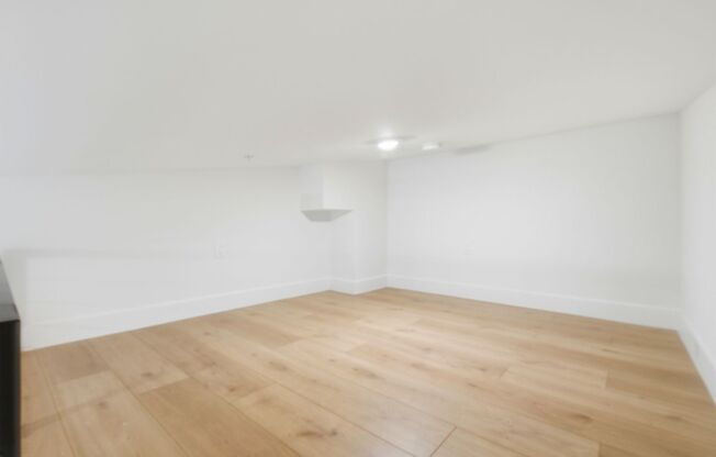 Studio, 1 bath, 290 sqft, $1,572, Unit 203-C