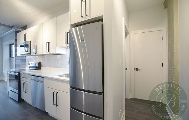 2 beds, 1 bath, 570 sqft, $2,500, Unit 415