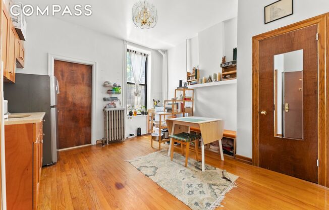 318 11 ST