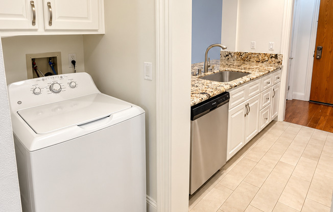 1 bed, 1.5 baths, $3,500, Unit # 113