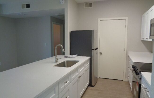 1 bed, 1 bath, $1,275, Unit # 2018