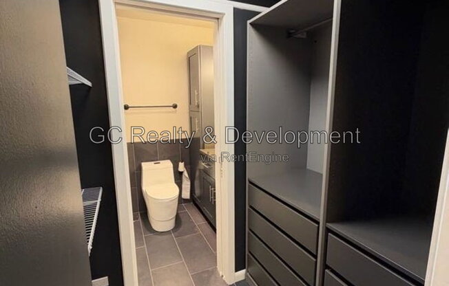 Studio, 1 bath, 500 sqft, $2,400, Unit 901