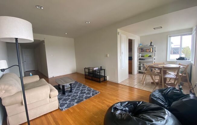 2 beds, 1 bath, 850 sqft, $3,395, Unit 309