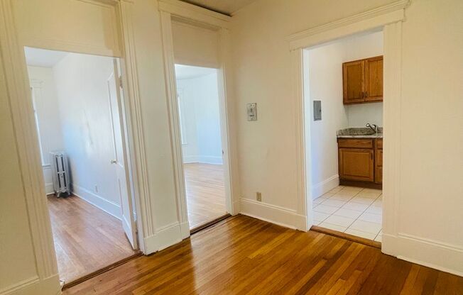 3 beds, 1 bath, 821 sqft, $3,500, Unit 14P-7