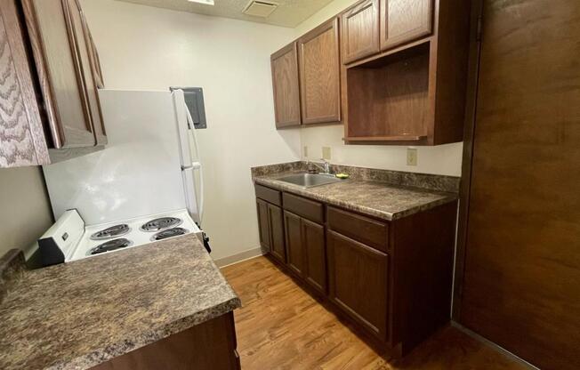 2 beds, 2 baths, 775 sqft, $800