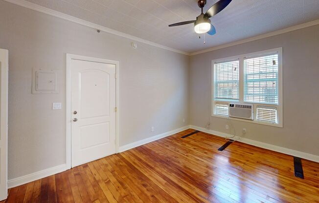 Studio, 1 bath, 450 sqft, $1,395, Unit 110