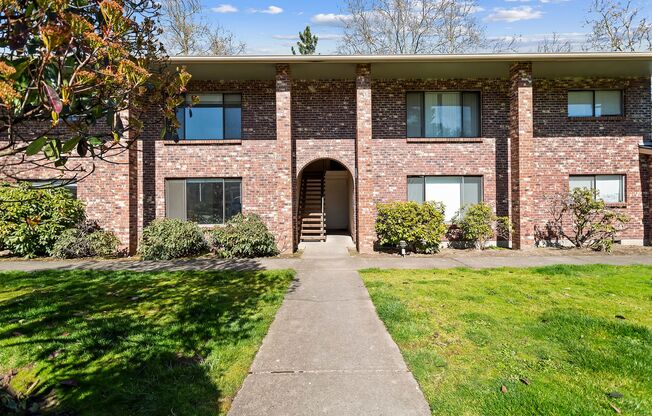 2 beds, 1.5 baths, 960 sqft, $1,495, Unit 6