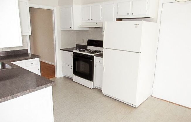Stunning 4 Bedroom 2.5 Bathroom 3-Level Home In Much Sought After Waverly