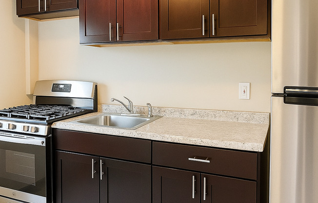 1 bed, 1 bath, 600 sqft, $1,825, Unit B-17